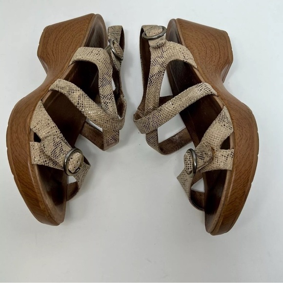 Dansko Women's Julie Taupe Snake Wedge Sandal Platform size EU 40 US 9.5 -10 - Picture 4 of 9